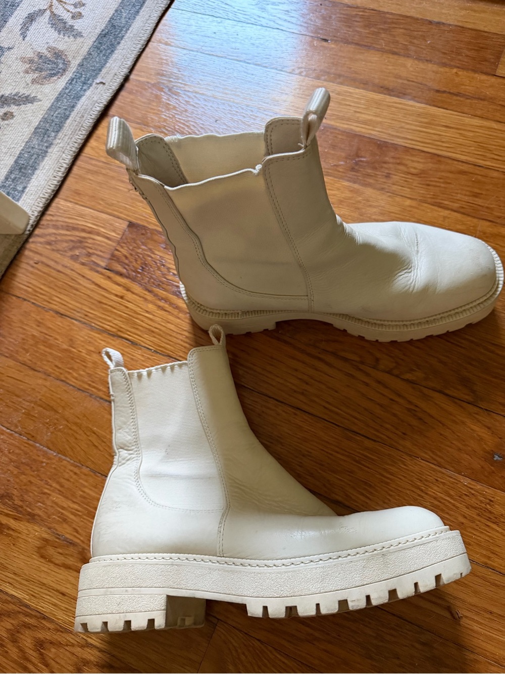 Sam Edelman Women’s Chunky Chelsea Boots in Cream